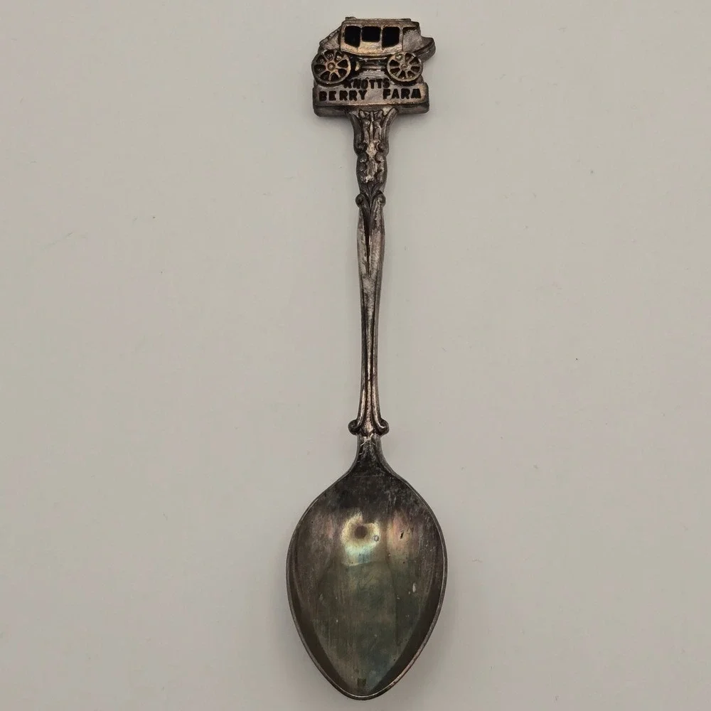 Knott's Berry Farm Vintage Silver Plated Stagecoach Souvenir Spoon Holland Case‎